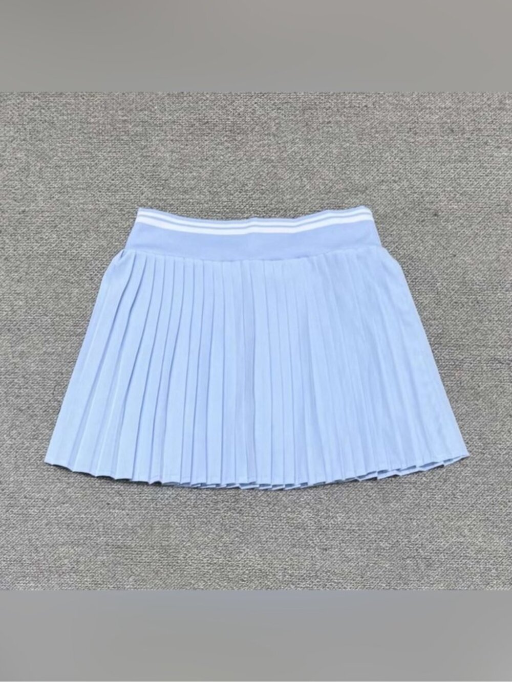 ALO Yoga Light Blue Tank Top and Pleated Skirt Set - Picture 4 of 4